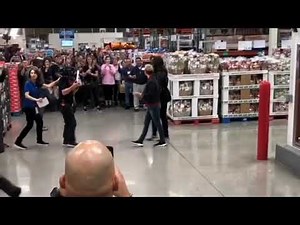 Ellen DeGeneres and Michelle Obama behind the scenes at Costco