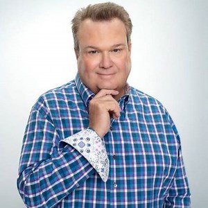 Eric Stonestreet Wears Meghan Markle Costume for Modern Family