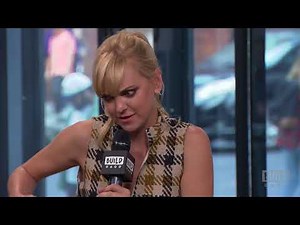 Anna Faris Chats About Her Book, "Unqualified," & Her Role In "Mom"