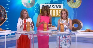 See Meredith Vieira, Kathie Lee and Hoda take doughnut-stacking challenge