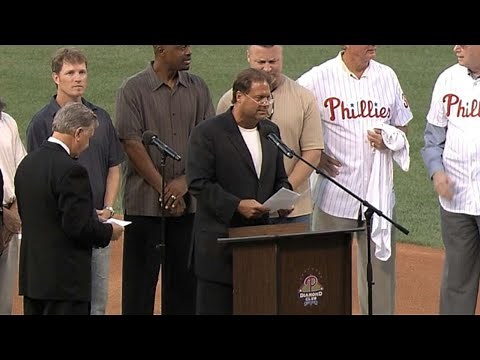 Darren Daulton is inducted into the Phillies Wall of Fame