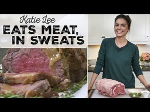 Katie Lee Makes Prime Rib with Beef Gravy | Food Network