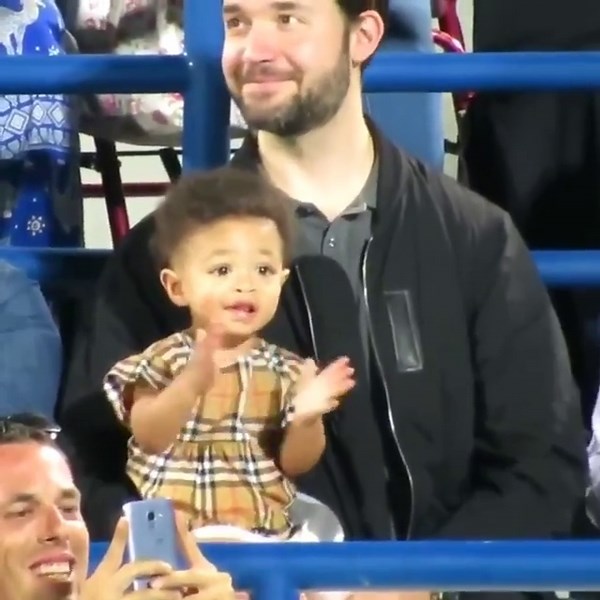 Alexis Ohanian Sr. on Instagram: “👏🏻 @olympiaohanian is such a good sport she clapped for every point -- whether it was mama @serenawilliams or auntie @venuswilliams. Video…”