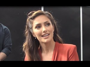 'Titans' - Minka Kelly ("Dove") Interview at NYCC