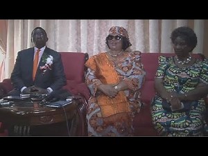 Malawi's ex-president Joyce Banda returns home amidst cheers from supporters