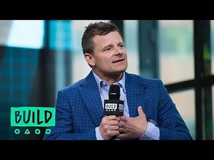 Steve Zahn Digs Into His ABC Show, "The Crossing"