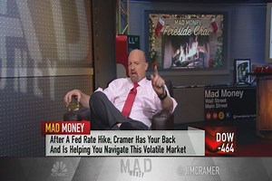 'Sit tight' and 'wait for a bounce' in this weak market moment, Jim Cramer says