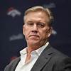 Analysis: In deciding between Mike Munchak and Vic Fangio, Broncos’ John Elway has factors to consider