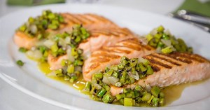 Scott Conant makes simple grilled salmon and summer salad