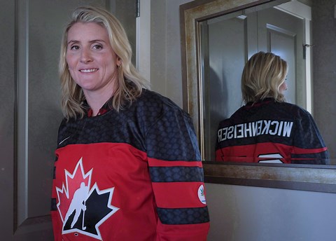 Toronto Maple Leafs hire Hayley Wickenheiser in player development role