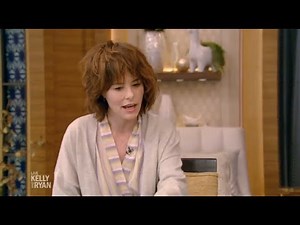 Parker Posey ‘Lost In Space’ Complete Intereview on Live with Kelly and Ryan