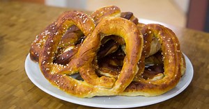 Joy Bauer whips up a healthy jumbo soft pretzel