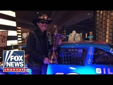 Richard Petty puts cars up for auction