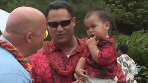 Bizarre Foods with Andrew Zimmern S3E308 - Hawaii