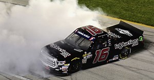 Brett Moffitt wins at Chicagoland after Nemechek runs out of gas | 2018 TRUCK SERIES | FOX NASCAR