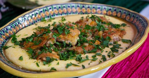 ‘Top Chef’ host Padma Lakshmi makes creamy polenta and chicken