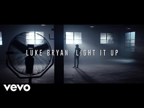 Luke Bryan - Light It Up