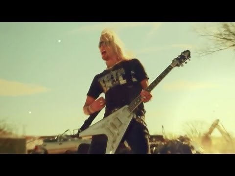 Black Stone Cherry - White Trash Millionaire [OFFICIAL VIDEO]