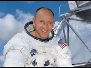 Astronaut Alan Bean: Moonwalker, Skylab Commander, Artist