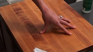 CHOW Tip: Maintain Your Cutting Board