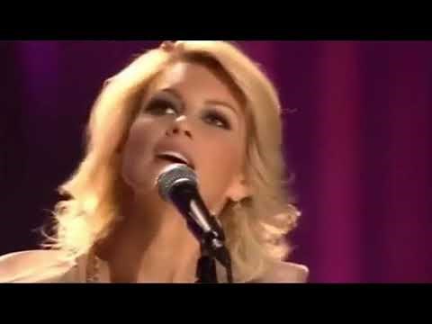 Faith Hill - A baby changes everything