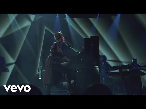 Alicia Keys - Fallin' (Live from Apple Music Festival, London, 2016)