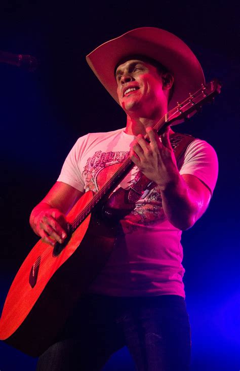 Profile picture of Dustin Lynch
