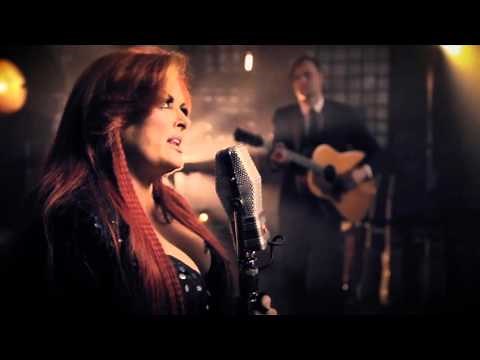 Wynonna & The Big Noise - Things That I Lean On