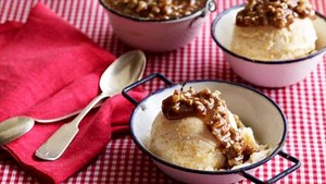 Praline Topped Peach Ice Cream