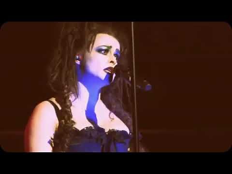 Helena Bonham Carter - Sallys Song - Live Perfomance