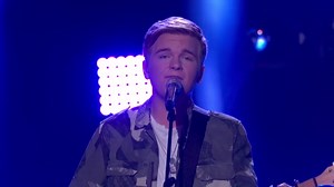 Darius Rucker & Caleb Lee Hutchinson Sing 'Wagon Wheel' - Finale - American Idol 2018