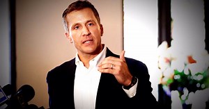 Missouri Gov. Eric Greitens admits to extramarital affair