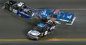 John Hunter Nemechek sets off big wreck after tire failure | 2018 TRUCK SERIES | FOX NASCAR