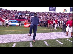 Ray Lewis Does His Classic Dance At The Hall of Fame Game
