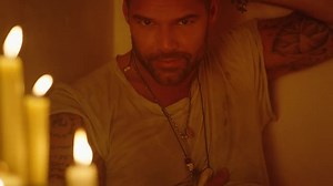 Ricky Martin - Fiebre (Official Video) ft. Wisin, Yandel