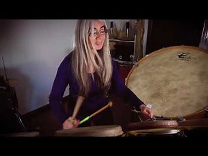 Evelyn Glennie improvisation on Drums